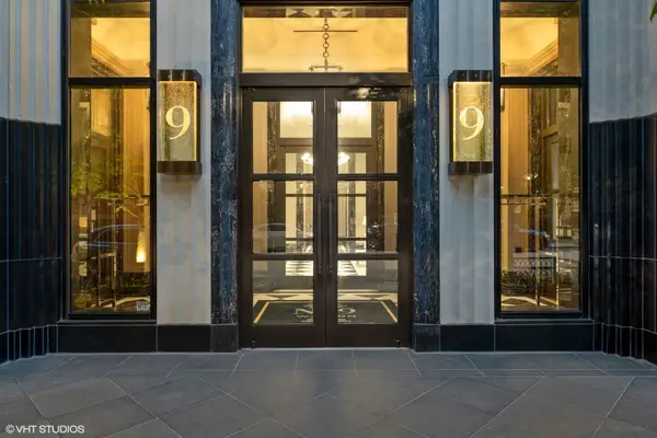 Address Withheld By Seller, Chicago, IL 60610