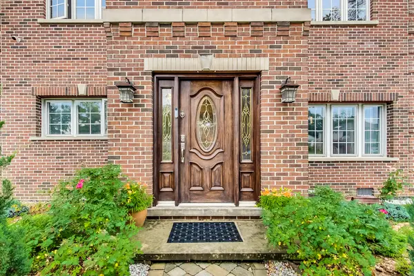 2609 Eisenhower Drive, Des Plaines, IL 60018