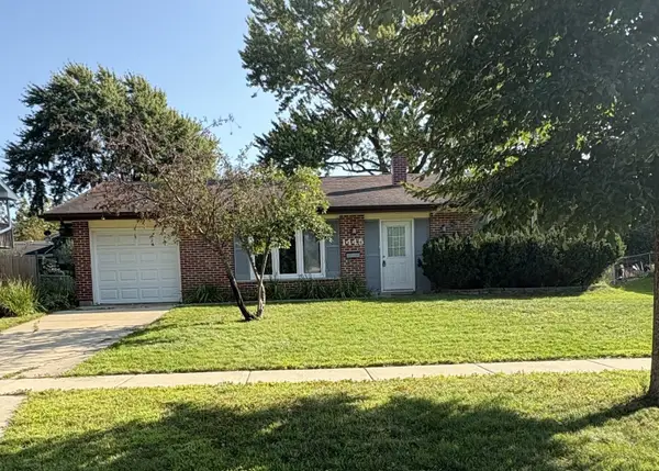 1445 Nottingham Lane, Hoffman Estates, IL 60169