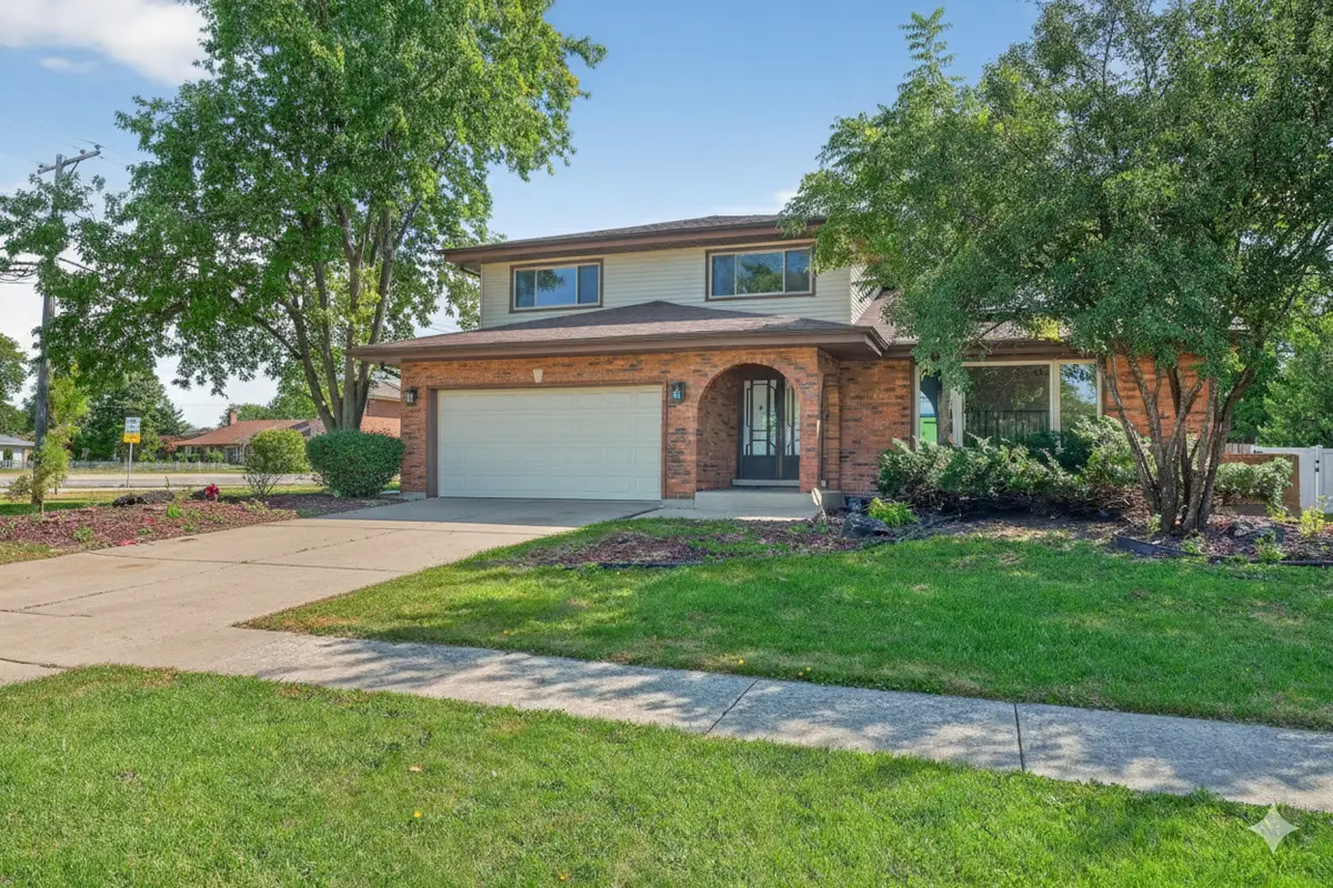 7501 Cambridge Road, Darien, IL 60561 - #1