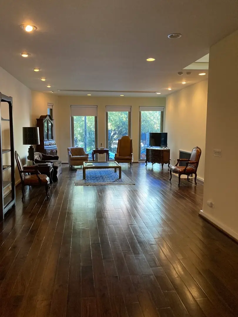 29 E Scott Street, Chicago, IL 60610 - Image #2