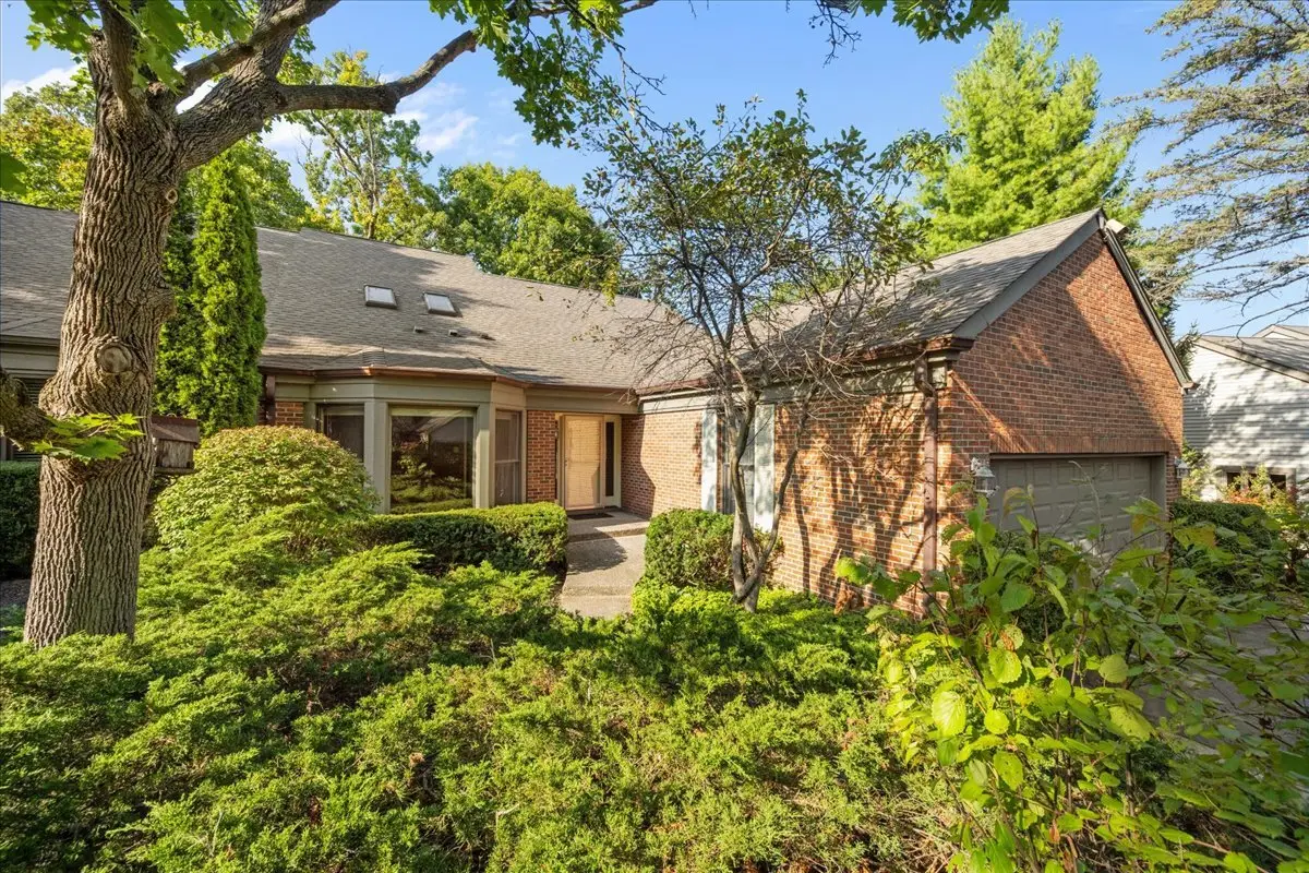 8 Warrington Drive, Lake Bluff, IL 60044 - Image #1