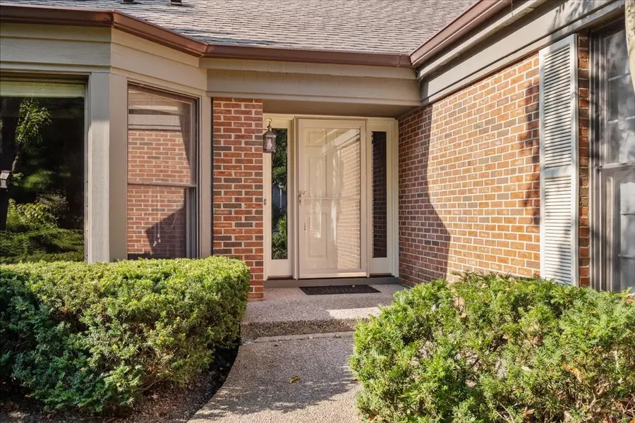 8 Warrington Drive, Lake Bluff, IL 60044 - Image #2