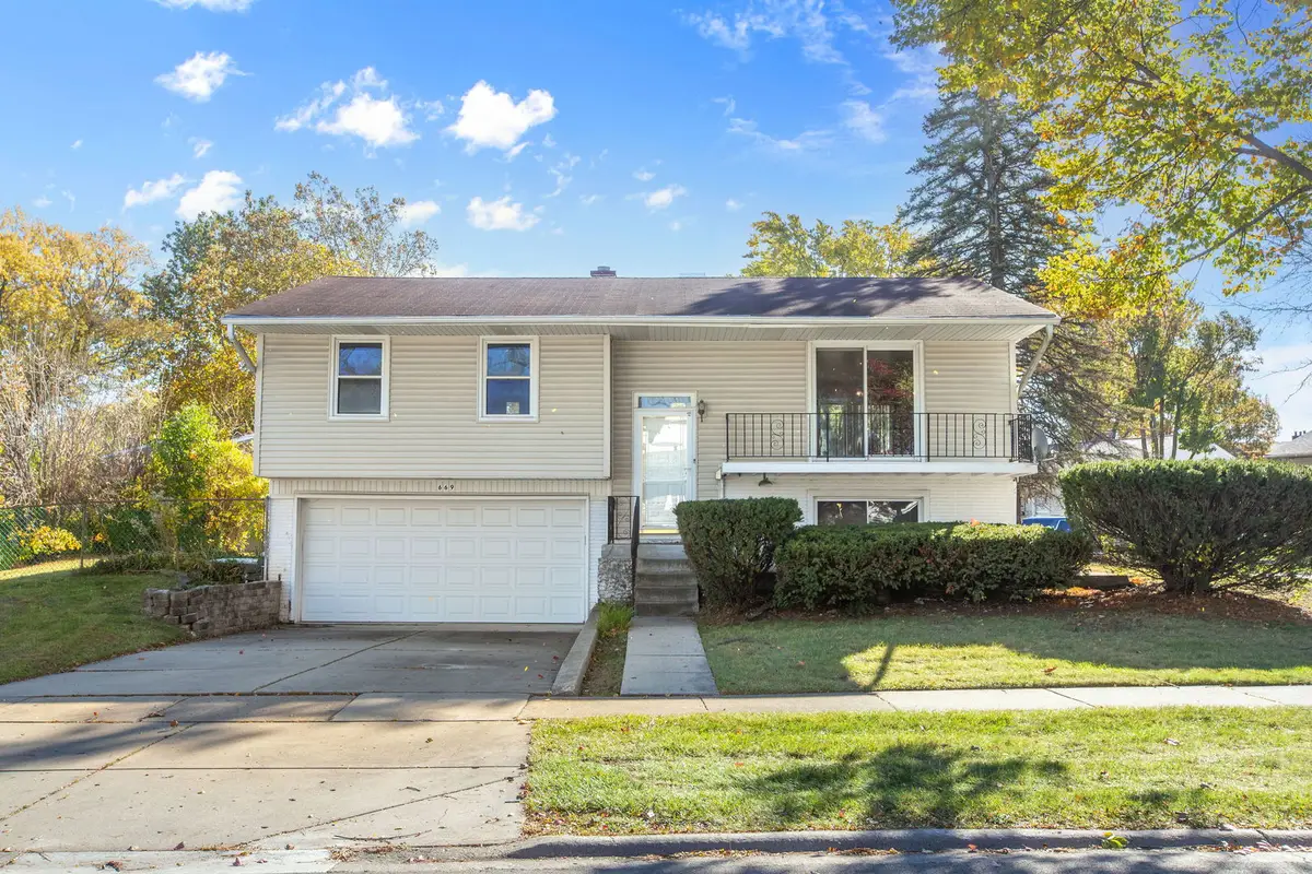 669 White Pine Road, Buffalo Grove, IL 60089 - Image #1