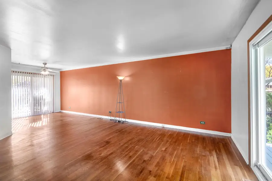 669 White Pine Road, Buffalo Grove, IL 60089 - Image #3