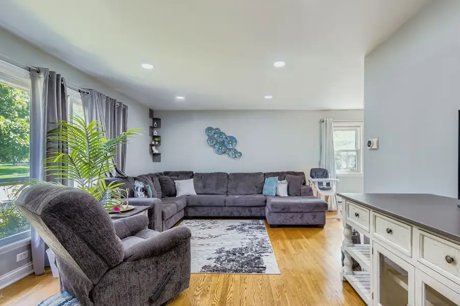 4509 W 105th Street, Oak Lawn, IL 60453 - Image #2