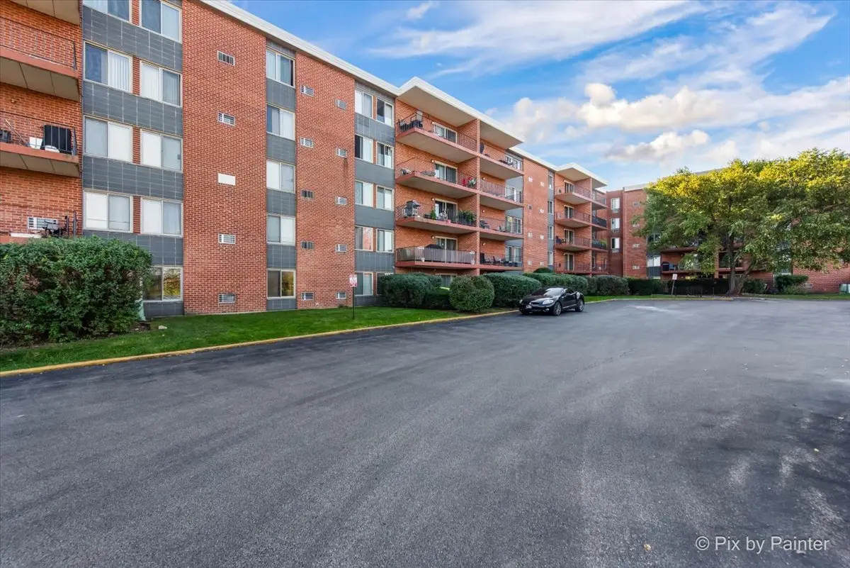 16 E Old Willow Road #417S, Prospect Heights, IL 60070 - Image #1