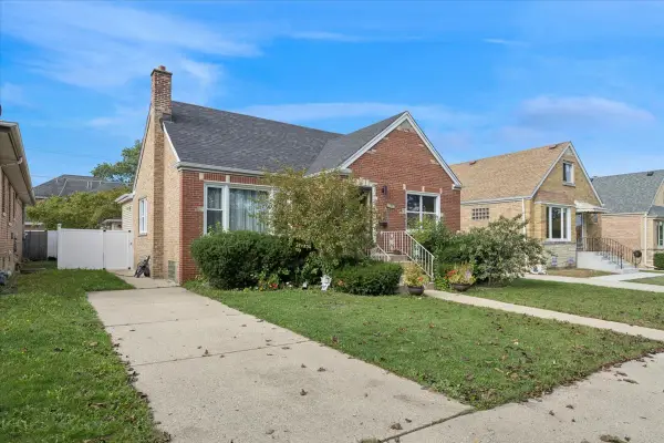 8106 N Harlem Avenue, Niles, IL 60714