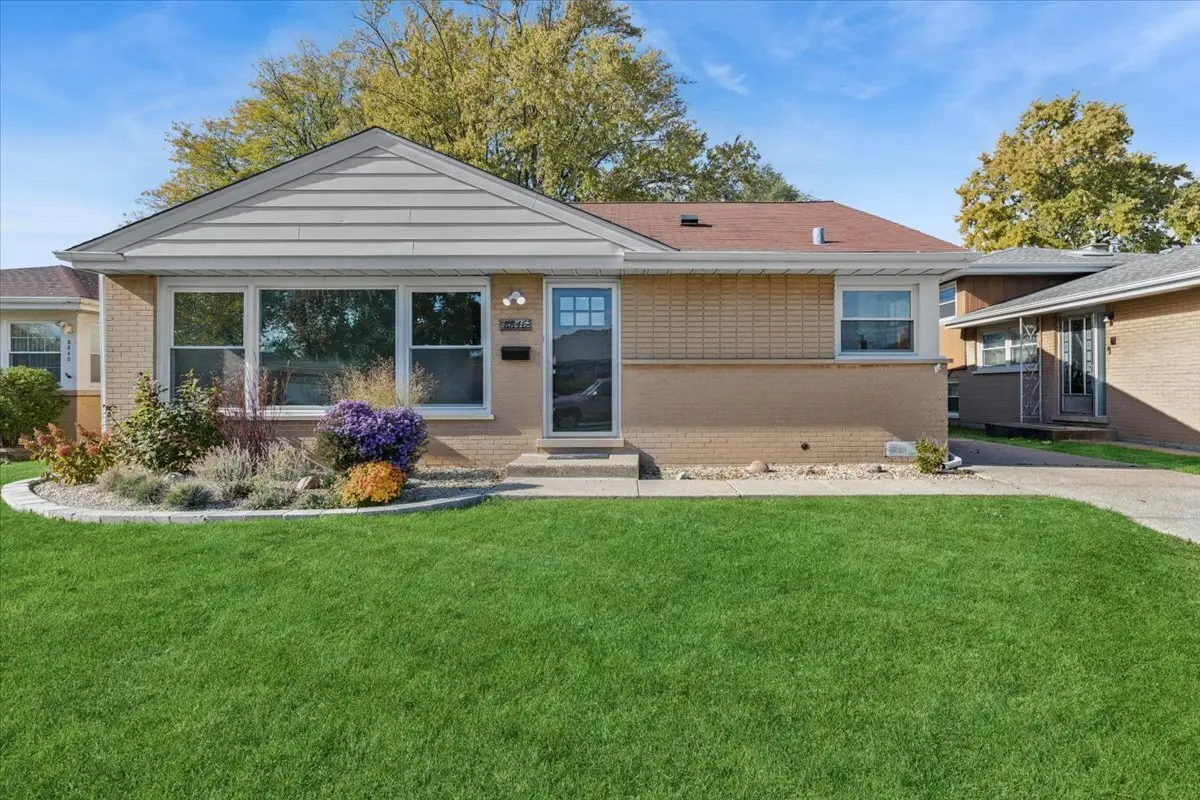 8846 N Ozanam Avenue, Niles, IL 60714 - Image #1