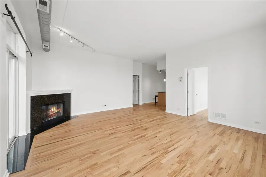 2356 N Elston Avenue #206, Chicago, IL 60614 - #3
