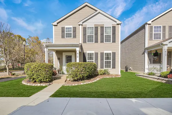 610 Four Seasons Boulevard, Aurora, IL 60504