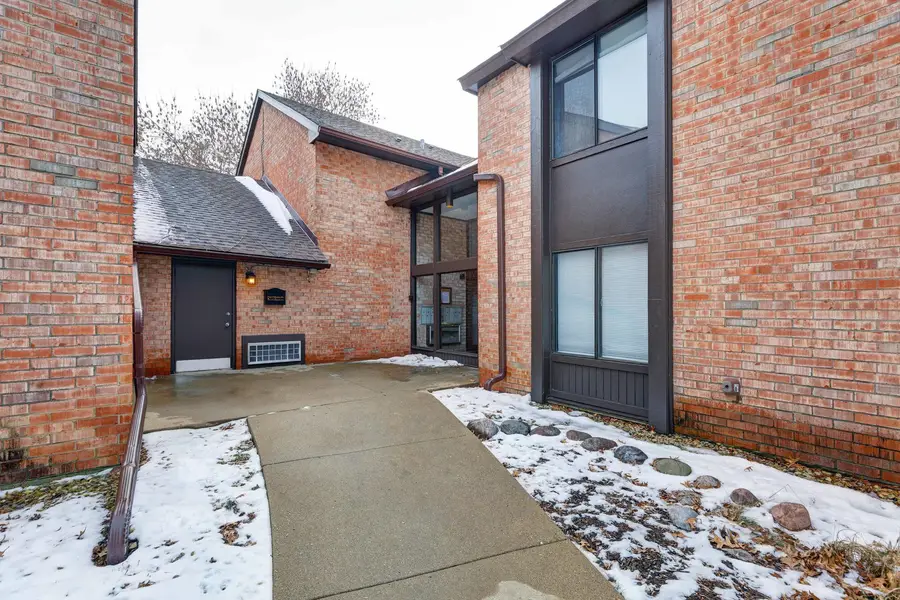 740 Saint Andrews Lane #38, Crystal Lake, IL 60014 - Image #2