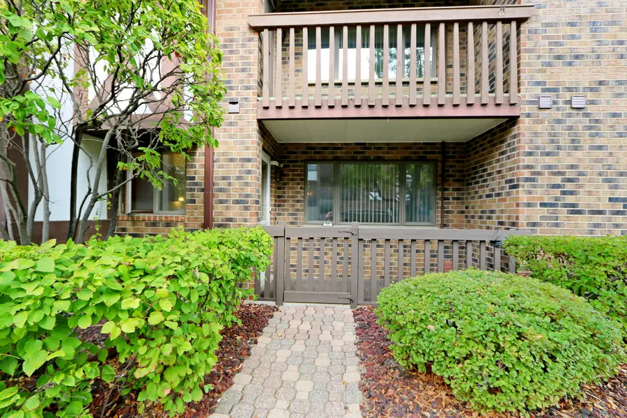 10400 Circle Drive S #102, Oak Lawn, IL 60453 - Image #3