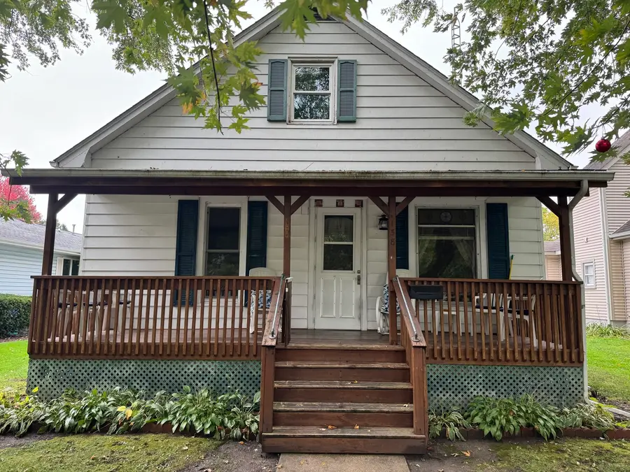138 N Brown Street, Genoa, IL 60135 - Image #2