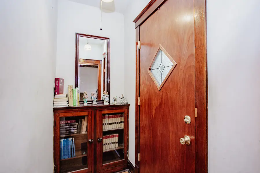 4533 N Karlov Avenue, Chicago, IL 60630 - Image #3