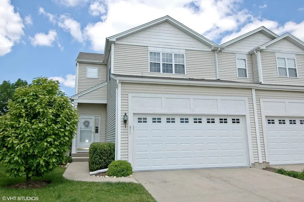 671 Fieldcrest Drive, South Elgin, IL 60177 - Image #1