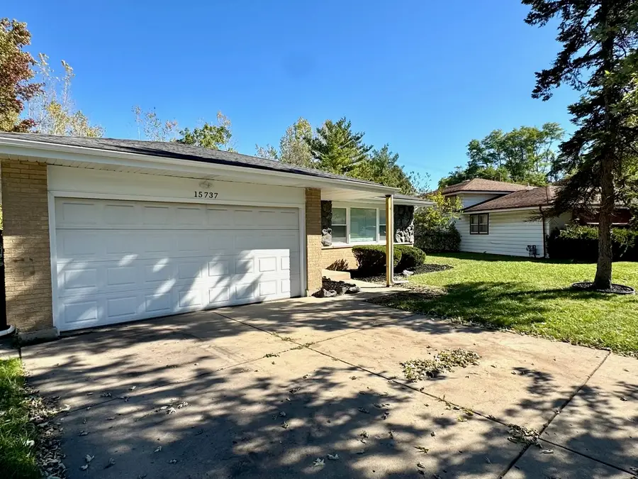 15737 Dante Drive, South Holland, IL 60473 - Image #2