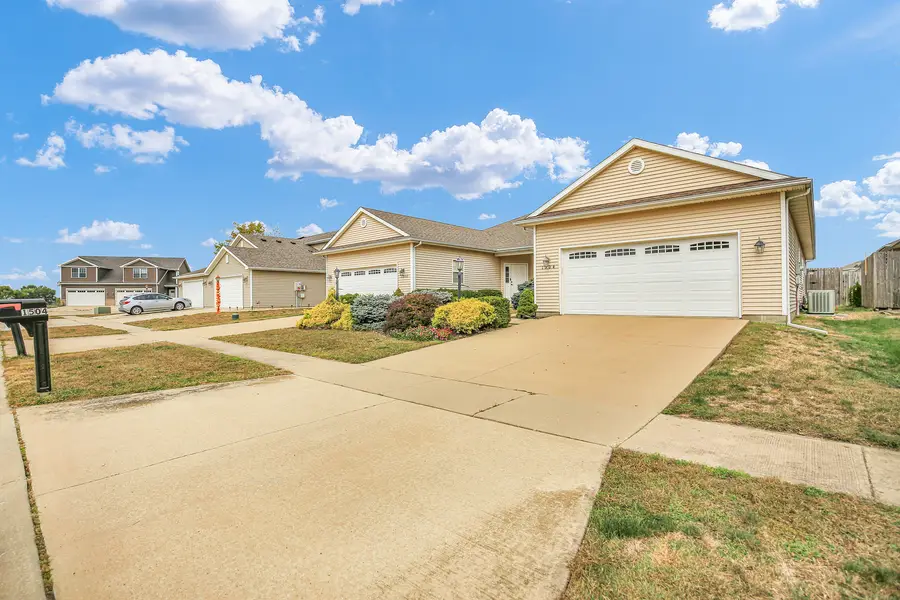 1504 Stonebluff Court #1504, Champaign, IL 61822 - Image #2