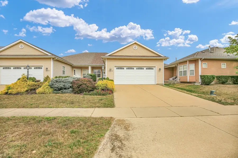 1504 Stonebluff Court #1504, Champaign, IL 61822 - Image #3