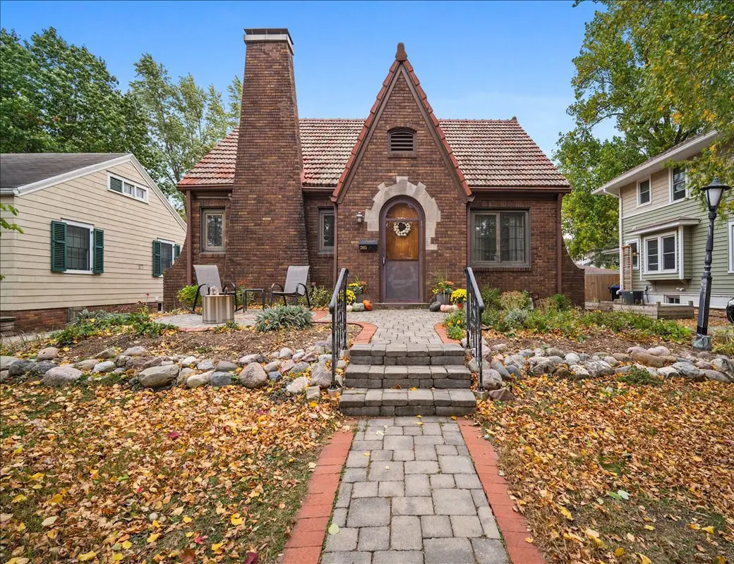 2015 E Taylor Street, Bloomington, IL 61701 - Image #1