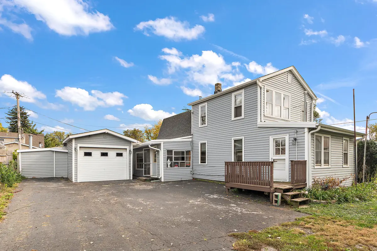 9827 Melvina Avenue, Oak Lawn, IL 60453 - Image #1