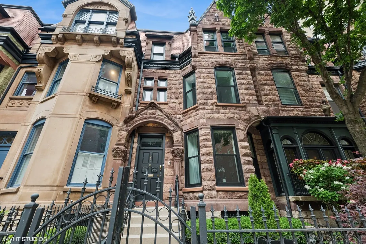 42 E Schiller Street, Chicago, IL 60610 - Image #1
