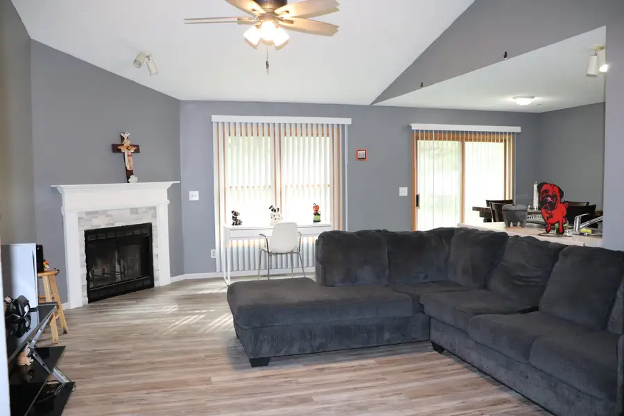 510 Constitution Drive Sw, Poplar Grove, IL 61065 - Image #2
