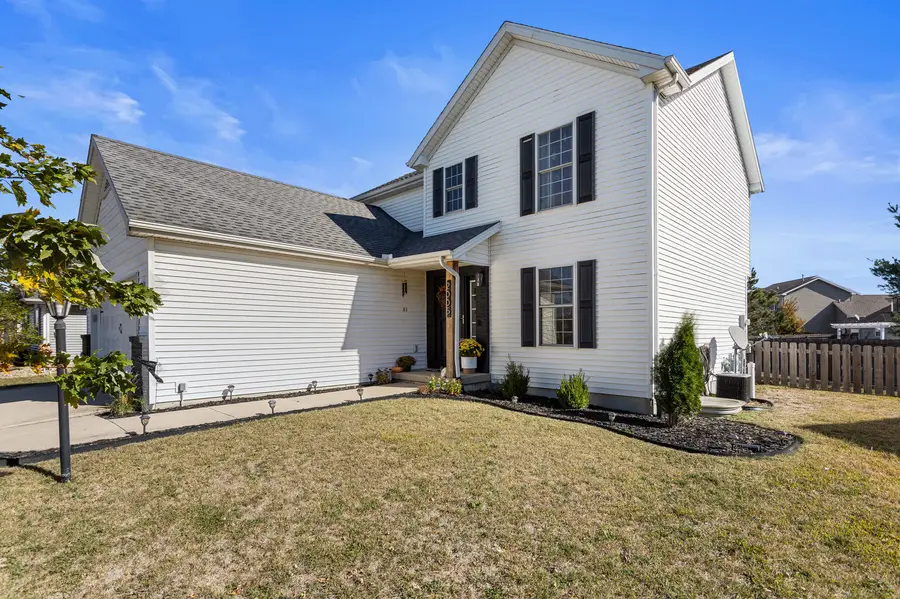 2005 Applewood Drive, Monticello, IL 61856 - Image #2