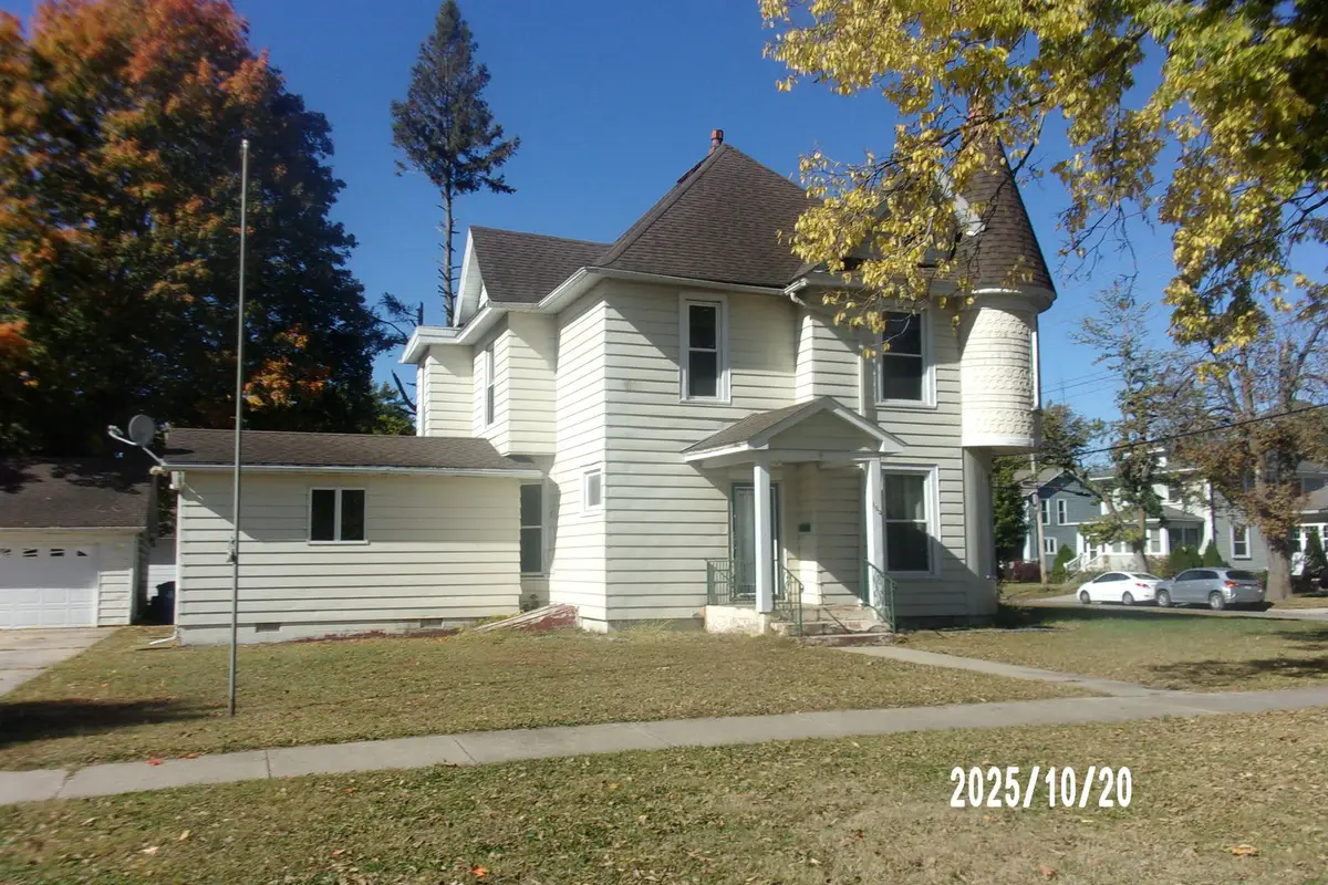 103 S Belmont Avenue, Watseka, IL 60970 - Image #1