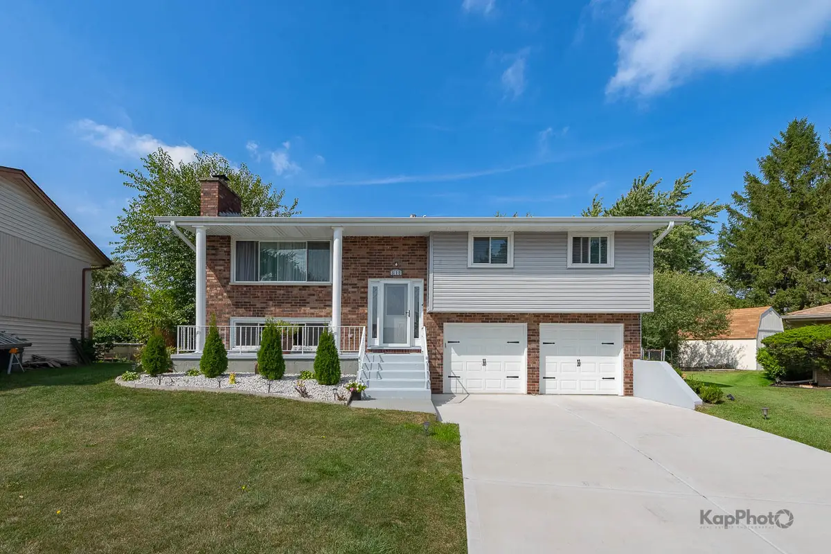 818 Brentwood Court, Schaumburg, IL 60193 - #1