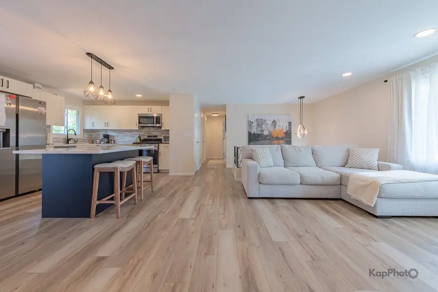 818 Brentwood Court, Schaumburg, IL 60193 - #2