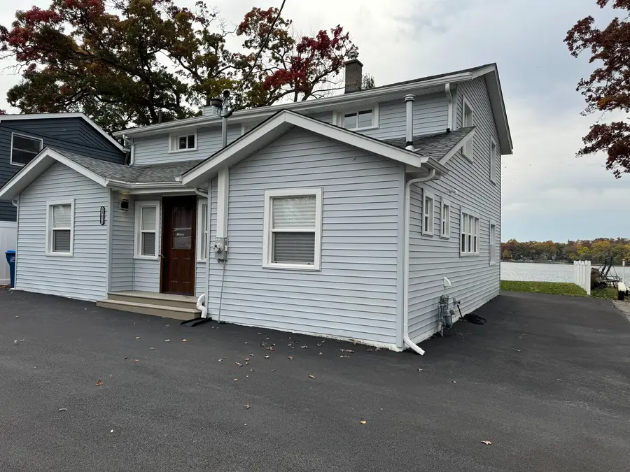 33670 N Lake Shore Drive, Grayslake, IL 60030 - Image #2