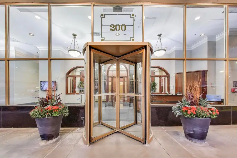 200 N Dearborn Street #3905, Chicago, IL 60601 - Image #2