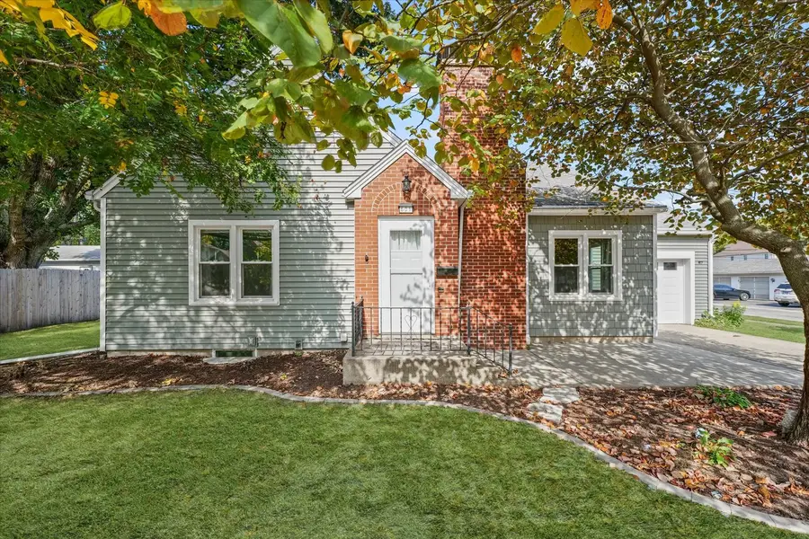 601 W Main Street, Clinton, IL 61727 - Image #2