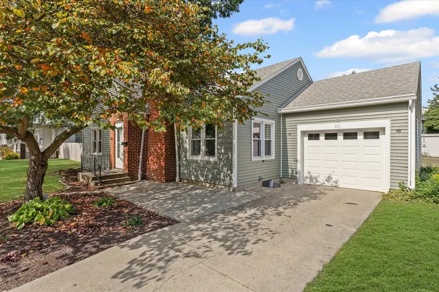 601 W Main Street, Clinton, IL 61727 - Image #3