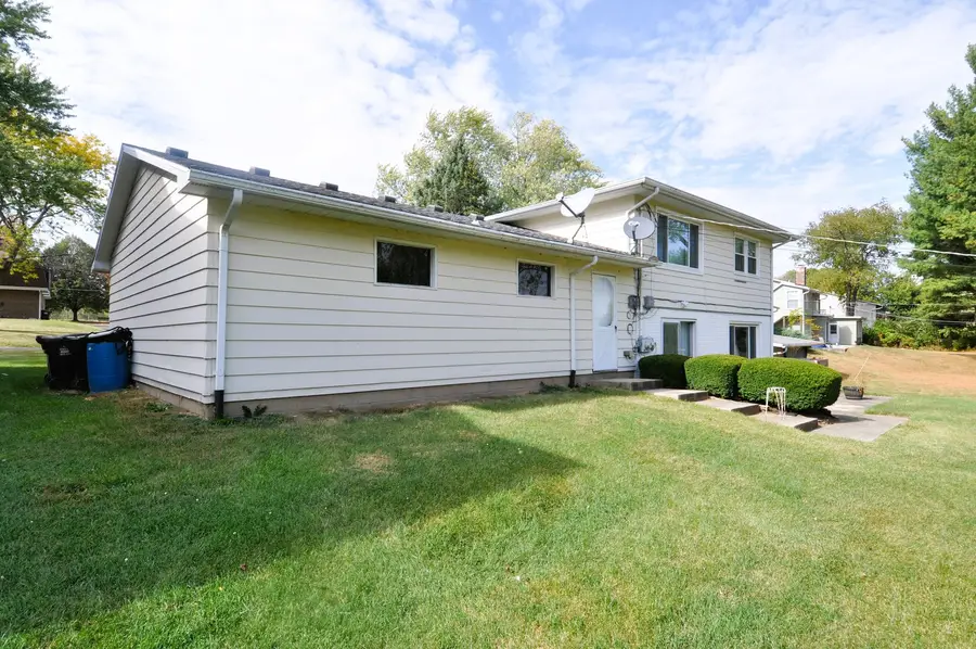 55-57 Greenfield Drive, Freeport, IL 61032 - Image #3