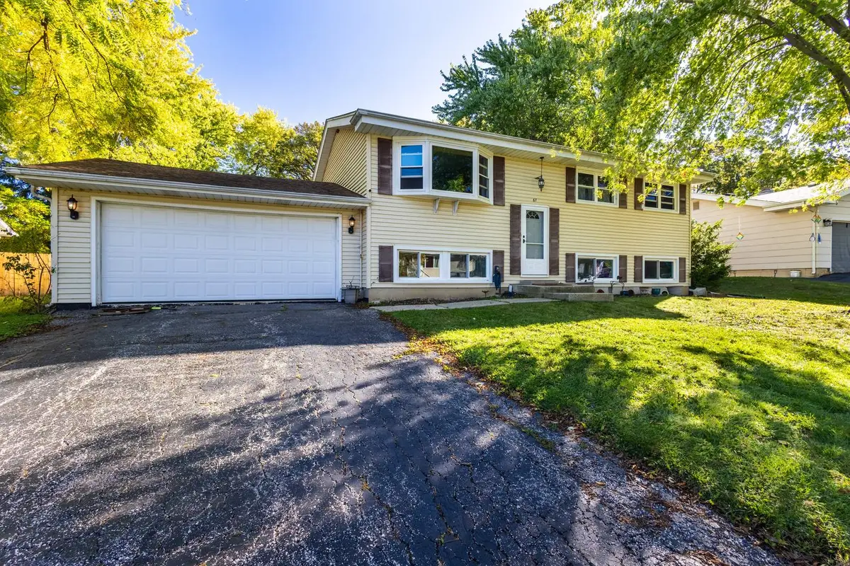 67 Rose Tree Lane, Lindenhurst, IL 60046 - Image #1