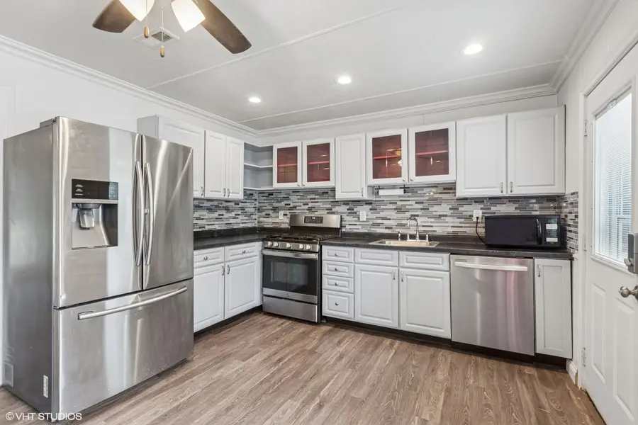 27 Ridge Circle, Streamwood, IL 60107 - Image #2