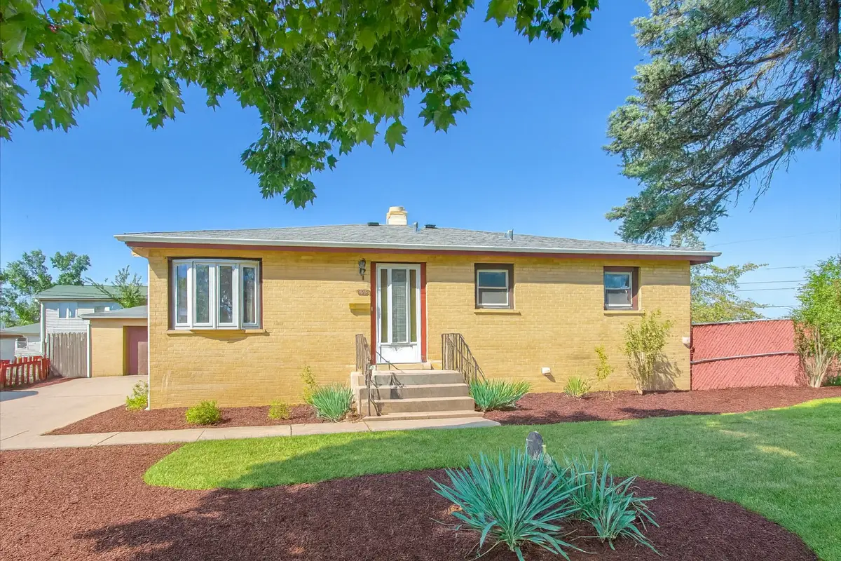 542 Memory Lane, Addison, IL 60101 - Image #1