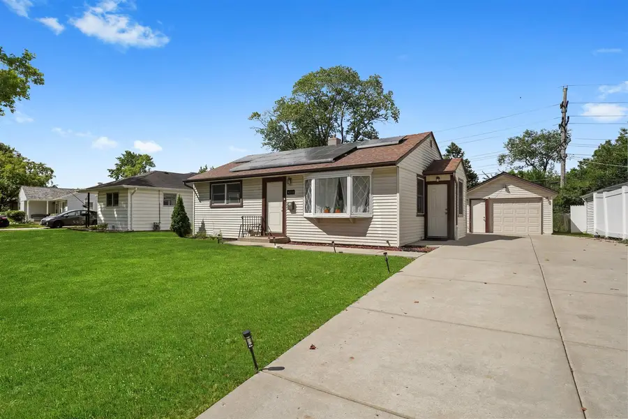 4101 Owl Drive, Rolling Meadows, IL 60008 - Image #2