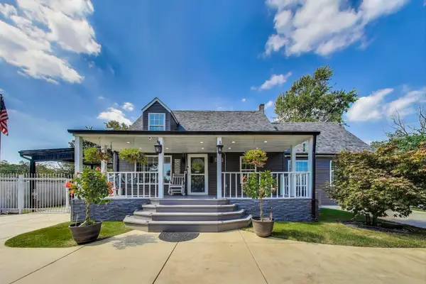 10440 S 75th Court, Palos Hills, IL 60465