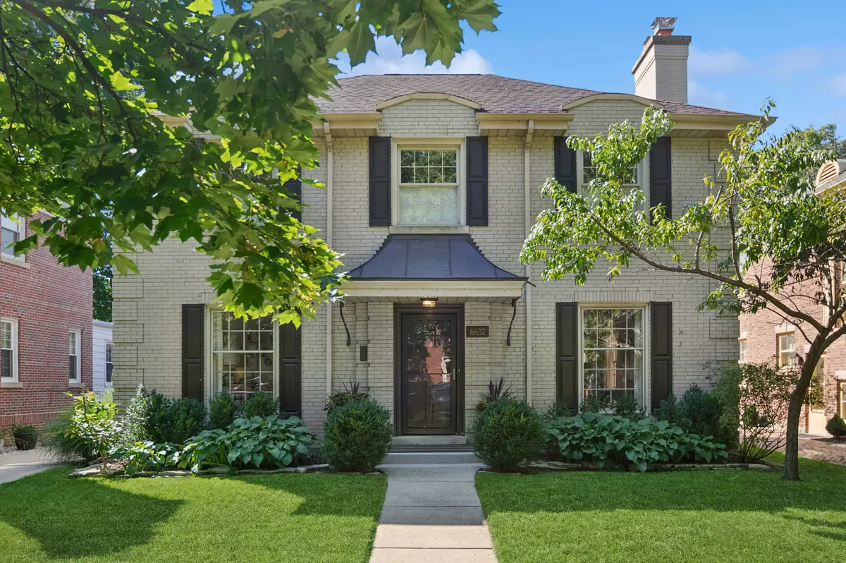 6632 N Sioux Avenue, Chicago, IL 60646 - Image #1