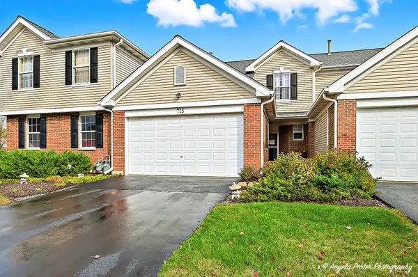 715 Legend Lane #715, McHenry, IL 60050