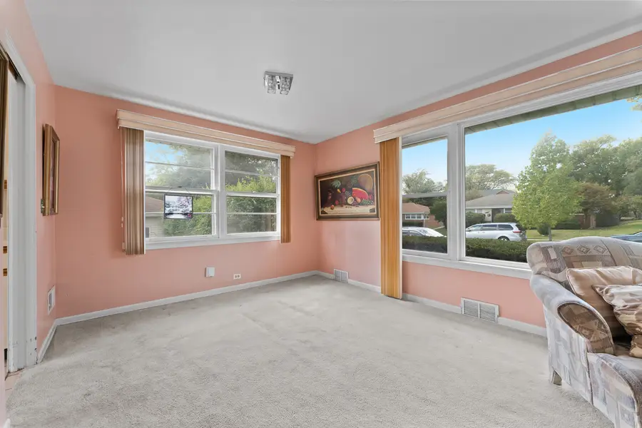 9555 Kildare Avenue, Skokie, IL 60076 - Image #3