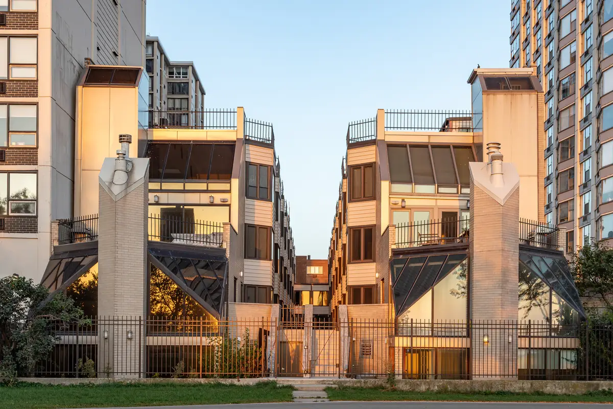 5747 N Sheridan Road #GH, Chicago, IL 60660 - Image #1