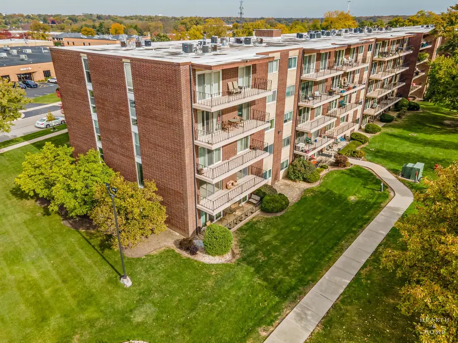 5300 Walnut Avenue #12B, Downers Grove, IL 60515 - Image #2