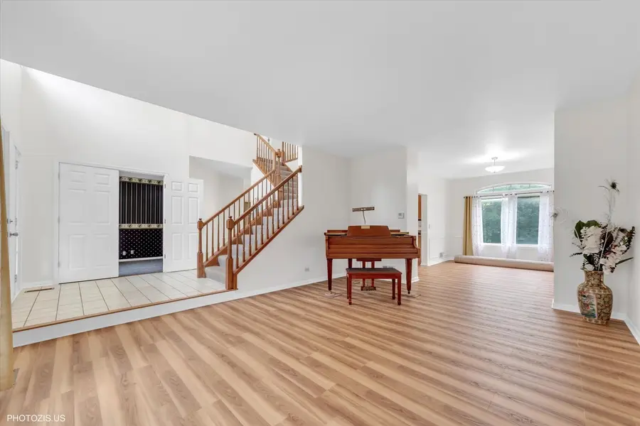 1034 Heather Court, Fox River Grove, IL 60021 - Image #2