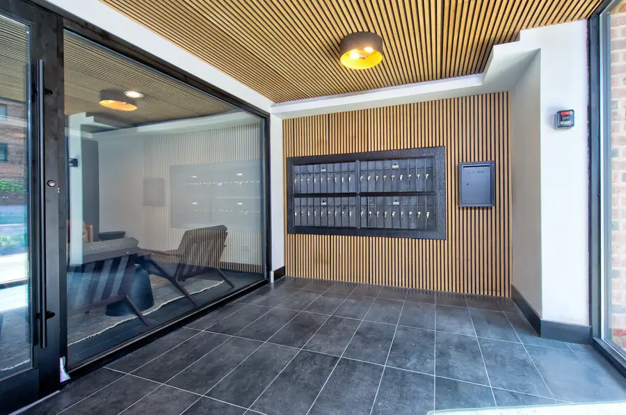 9396 Landings Lane #301, Des Plaines, IL 60016 - Image #2