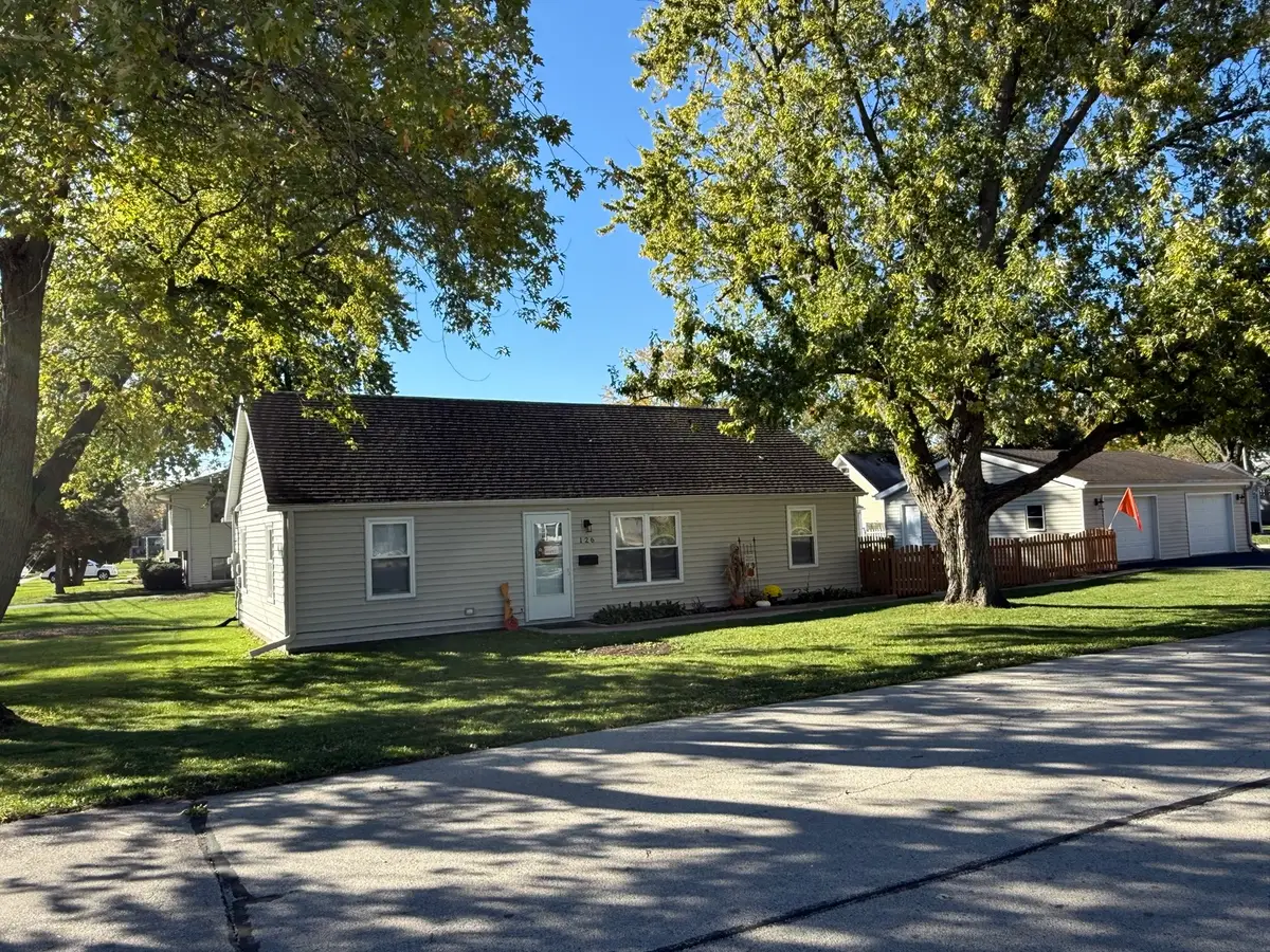 126 E Kerr Street, Sycamore, IL 60178 - #1
