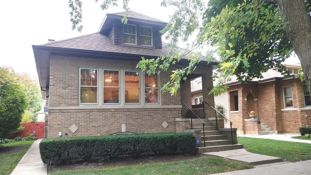 2509 W Morse Avenue, Chicago, IL 60645 - Image #1